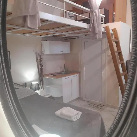 Daire Minimal Studio. *